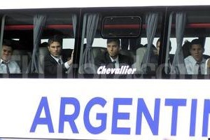 Agencia Dyn. El arribo a Ezeiza. Fueron recibidos por la presidenta.