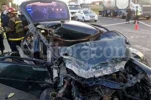 ELLITORAL_121860 |  DyN El padre de los niños los buscó de la escuela y en su auto los llevó a la ruta donde con intención estrelló su auto contra un camión.