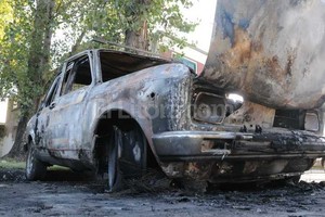 ELLITORAL_123453 |  Flavio Raina En barrio Guadalupe Oeste incendiaron un Fiat Europa el lunes 4