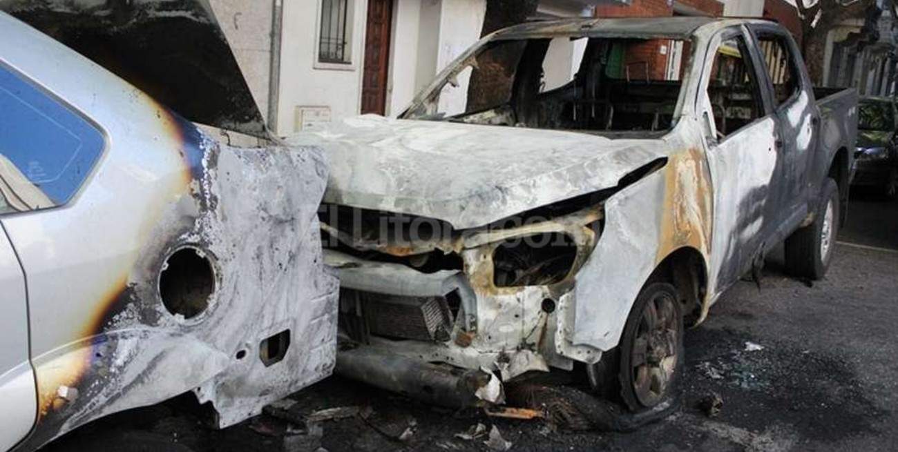 En Rosario también atacó un quema-coches