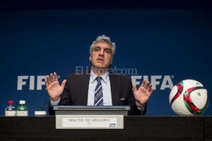 ELLITORAL_125015 |  EFE El director de Comunicaciones de la FIFA, Walter De Gregorio, dijo que la entidad rectora del fútbol mundial es la principal perjudicada.