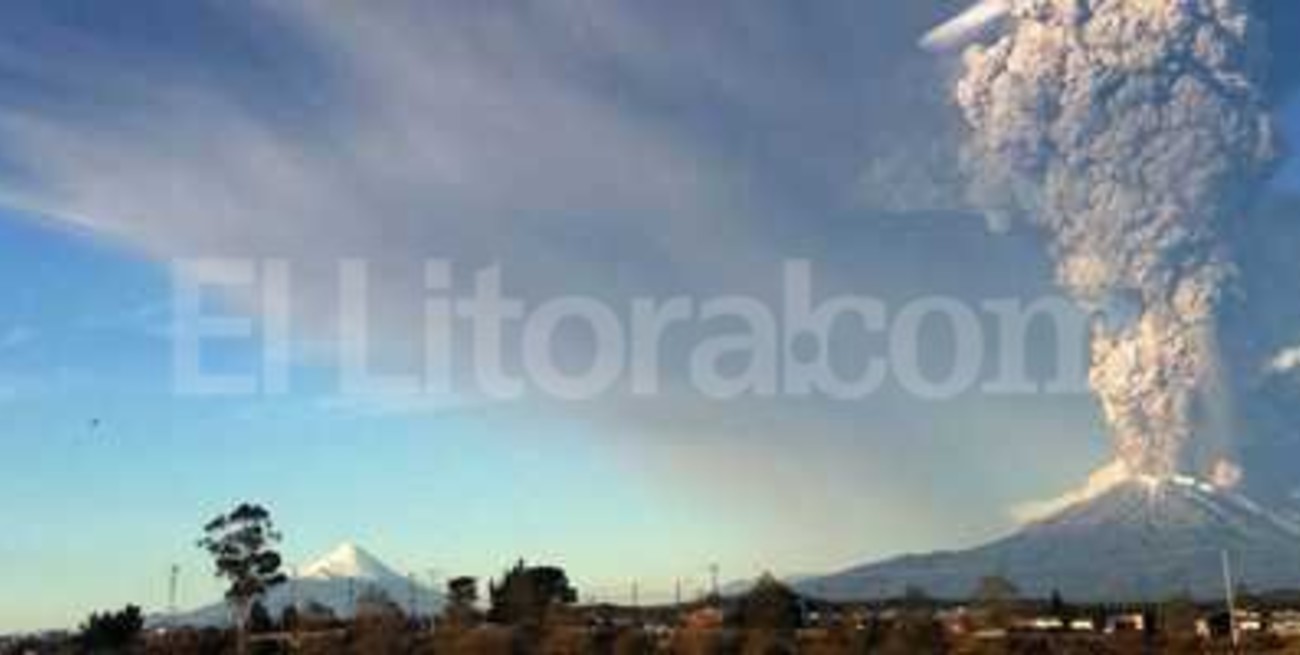 Entró en erupción un volcán chileno y esperan caída de cenizas en Argentina