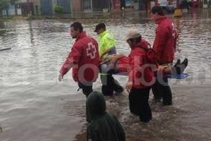 ELLITORAL_117241 |  Agencia Cruz Roja, Filial Santa Fe brindó ayuda a los vecinos afectados