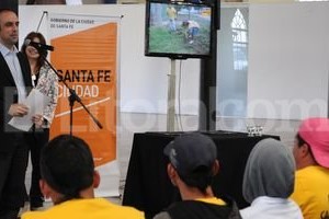 Flavio Raina Los ex limpiavidrios se acercaron al Predio Ferial y pidieron cobrar más por las tareas que realizan en distintas áreas del municipio.