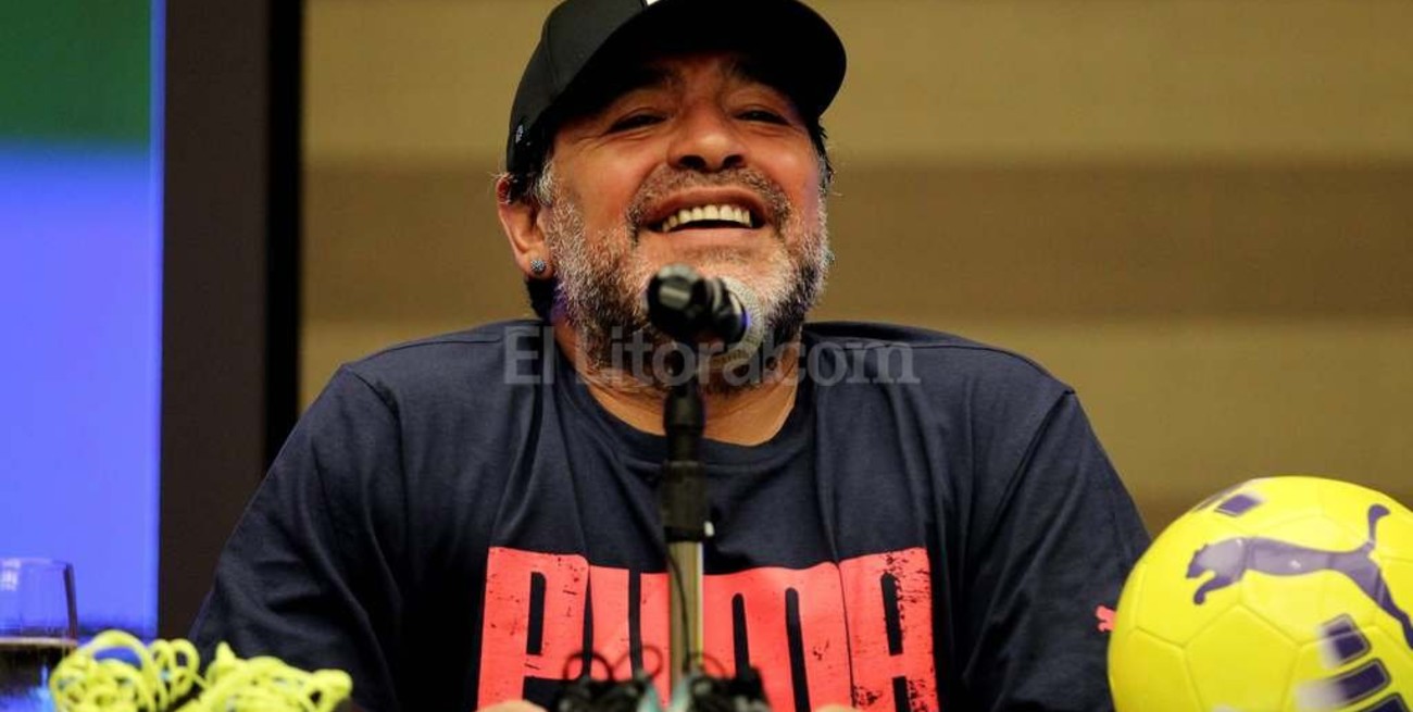 Diego Maradona recibió a Gianni Infantino