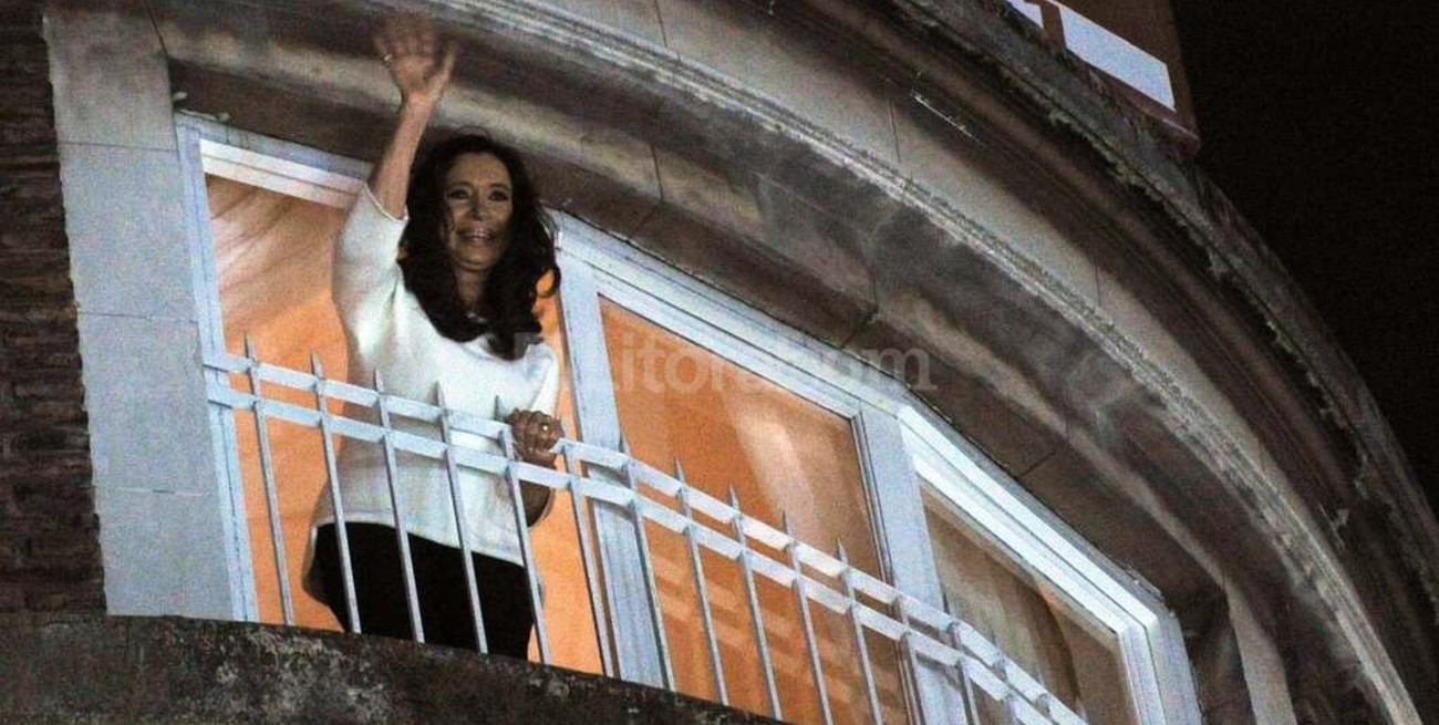 Cristina aguarda en Buenos Aires si aceptan la recusación contra Bonadío