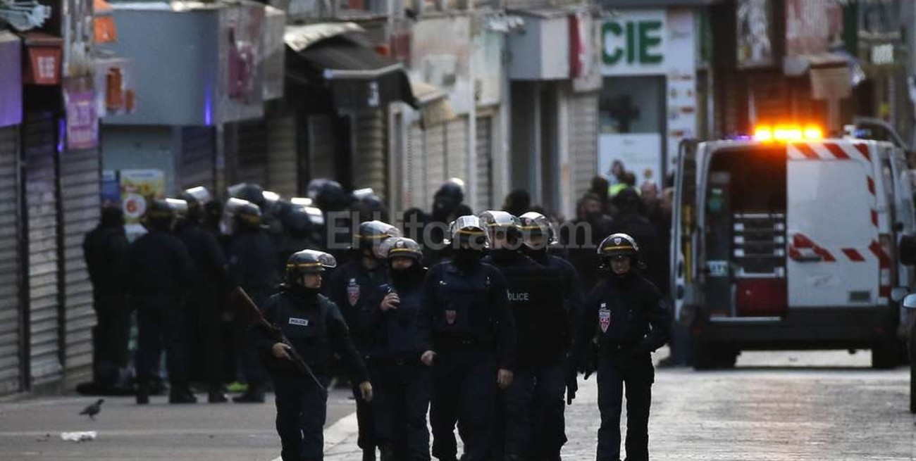 Francia: dos presuntos terroristas muertos en una redada