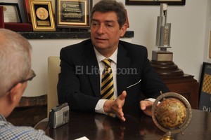 ELLITORAL_168258 |  Luis Cetraro A veces se les tira a los jueces cuestiones que debe resolver la política. En vez de resolver el tema, se dice ?está judicializado?. Y después además hay quejas por cómo se resuelve .