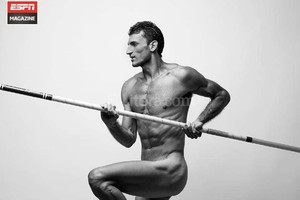 ELLITORAL_130225 |  ESPN Magazine El santafesino y su garrocha  al desnudo