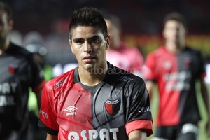 Pablo Aguirre Ahora sí, Gerónimo Poblete esta vez será titular en Colón. Franco me pidió que juegue de volante central y sea agresivo en la marca , dijo este mediodía.