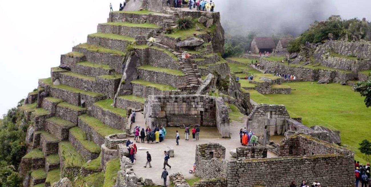 Un alemán murió al caer a un abismo por tomarse una selfie en Machu Picchu