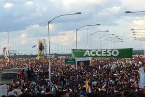 Paloma Dozo Miles de jóvenes reunidos en la costanera, una postal inolvidable.