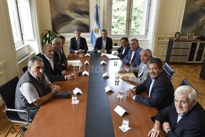 DyN Marcos Peña participó con el presidente Macri de la reunión con sindicalistas ayer en la Casa Rosada.