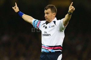 Twitter El galés Nigel Owens, tal vez el mejor referí de la actualidad, dirigirá la final del mundial.