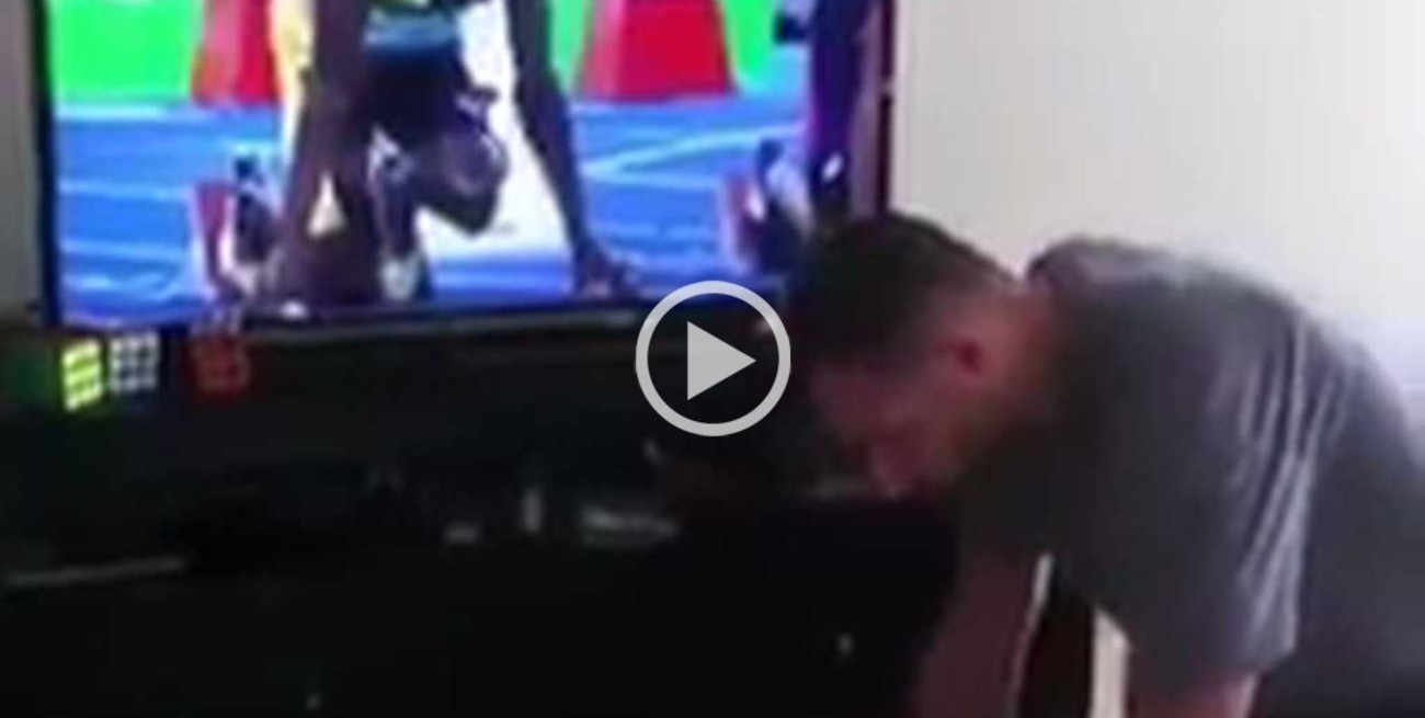 Video: le compite a Bolt con su rubik 