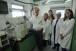 Flavio Raina Lorenzatti, Maitre, Masin, Rodríguez y Marino en el Laboratorio de Medioambiente del Intec.