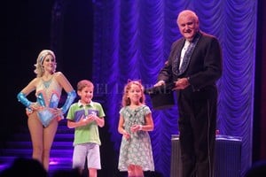 Manuel Fabatía Los vamos a sorprender. Es subjetivo lo que digo, porque soy parte interesada. El que tiene que decirlo es el público. Pero lo digo con convicción. Van a asistir a un show que van a recordar toda la vida , dice Massone.