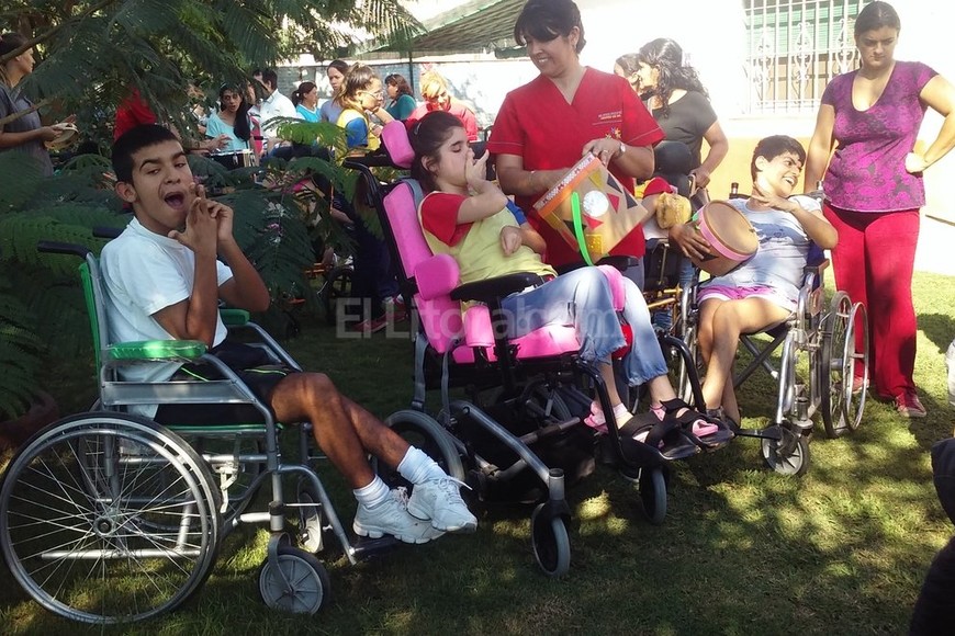 ELLITORAL_148688 |  El Litoral Necesidad urgente. Las personas con discapacidad cerebral profunda tienen derecho a recibir la atención necesaria para subsistir. Hoy ese derecho fue vulnerado.