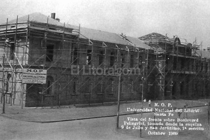 ELLITORAL_156123 |  Gentileza Prensa UNL Postal del pasado. La imagen muestra una de las etapas de construcción del edificio, que se culminó a finales de la década del ´30.