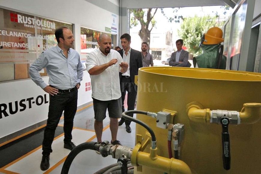 ELLITORAL_172166 |  Archivo El Litoral Esta semana, el intendente visitó la empresa Ferseb, que desde su base en avenida Galicia exporta productos para recubrimientos industriales.