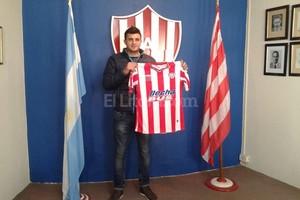 Prensa Unión Esta foto es del 27 de junio de 2014 cuando llegaba a Unión Enrique Triverio. En ese tiempo logró ascender, transformarse en goleador del equipo y gritar 17 goles en 33 partidos con un promedio que lo hizo ídolo a fuerza de conquistas en las redes rivales.