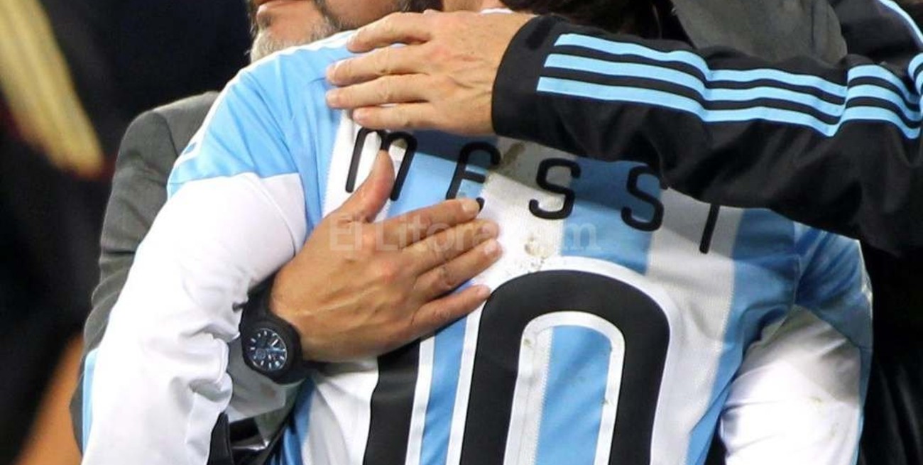 Maradona: "No puedo decir que Messi es más que Cristiano"