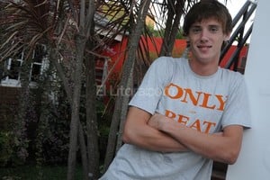 ELLITORAL_144300 |  Luis Cetraro Germán Conti en la tranquilidad de su hogar santafesino. Actualmente, una vez más, está en boca de uno de los clubes más importantes del continente.