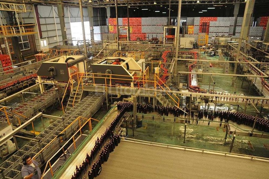 ELLITORAL_143624 |  Guillermo Di Salvatore La planta tiene una capacidad de producción de 1 millón de litros diarios. Por año produce 250 millones de litros.