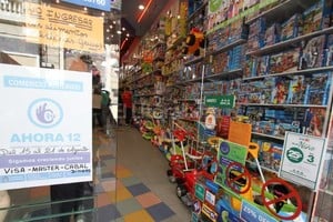 Guillermo Di Salvatore Clave. Son pocos los clientes que deciden pagar en efectivo, cuentan los referentes de las jugueterías. La financiación en cuotas permite acceder a un regalo de mayor valor.