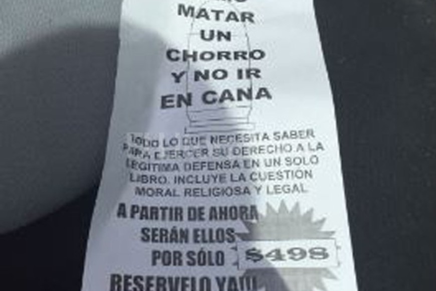 ELLITORAL_166947 |  Radio La Red El afiche es repartido en autos que fueron violentados.