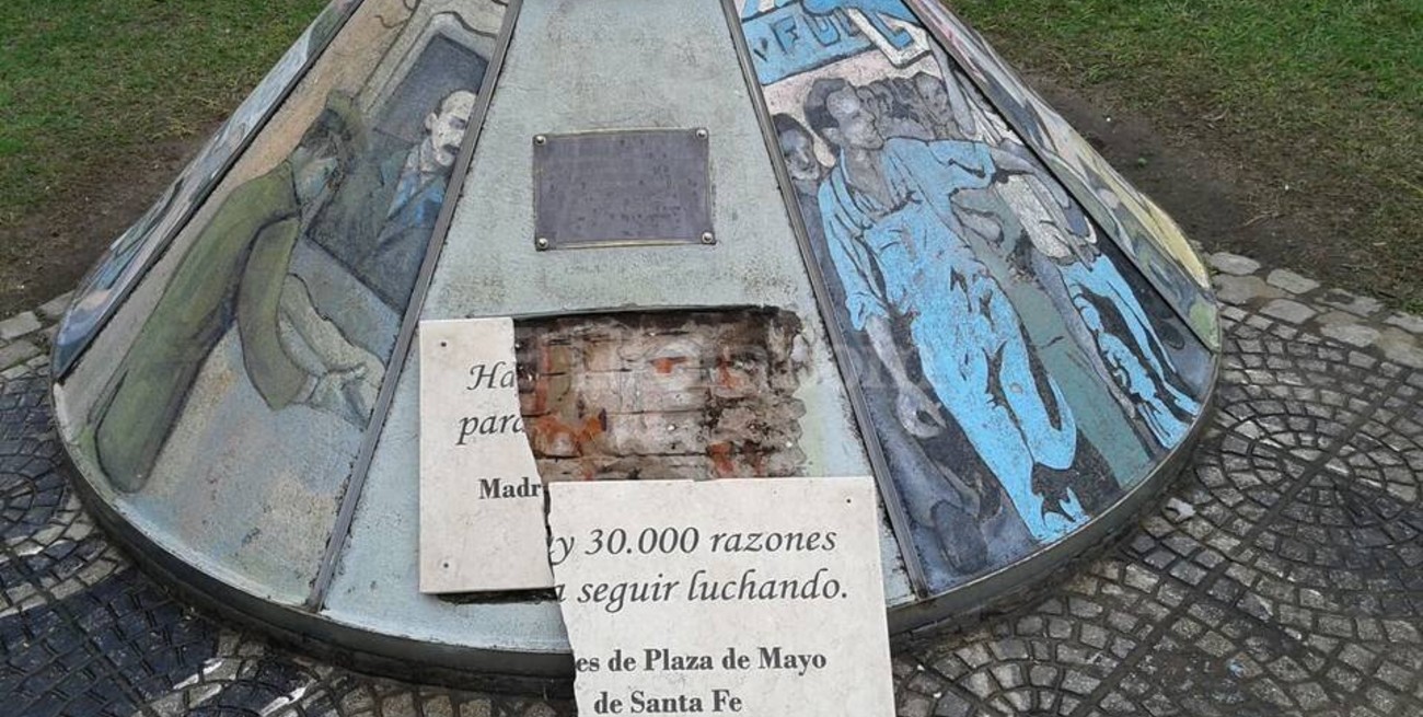 Vandalismo en la Plaza del Soldado Argentino