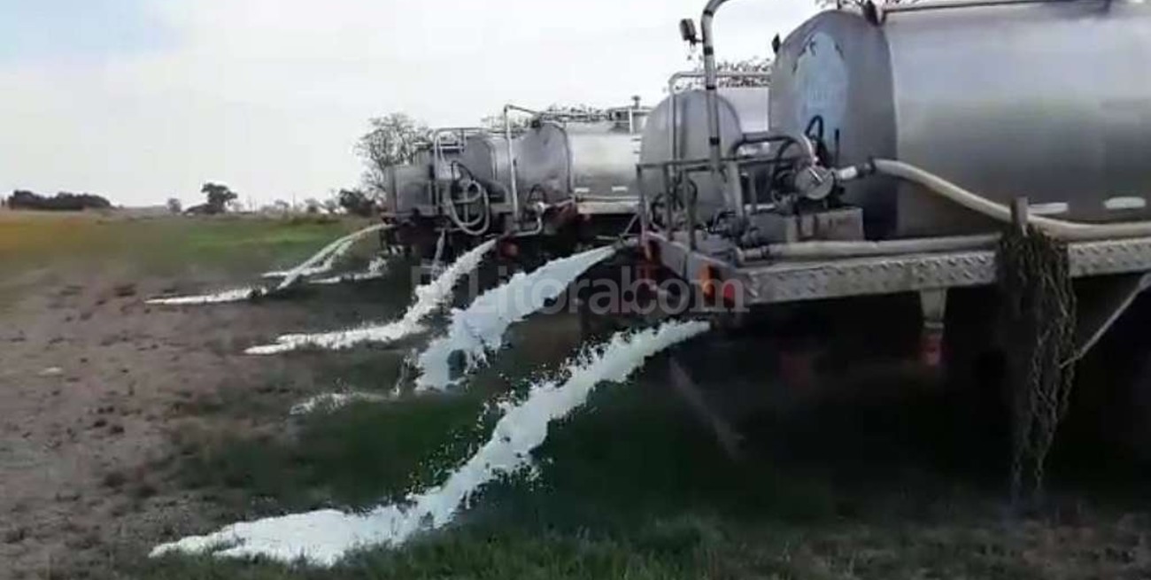 Conflicto tambero: derraman miles de litros de leche