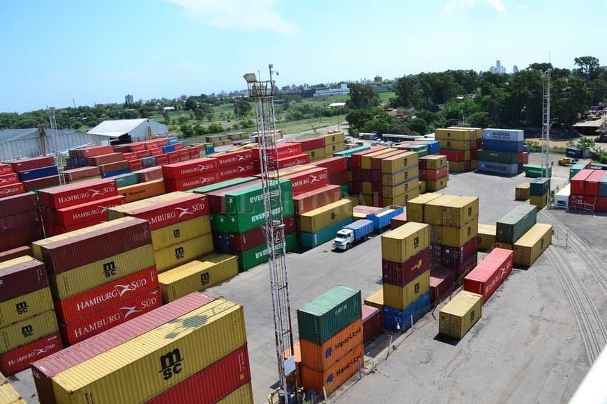 ELLITORAL_172278 | El Litoral CRECIMIENTO. Terminamos el año con Maersk y MSC con servicio semanales y funcionando en forma regular y ordenada, lo que nos hizo duplicar el volumen del año pasado , precisó el gerente general del Terminal Puerto de Rosario.
