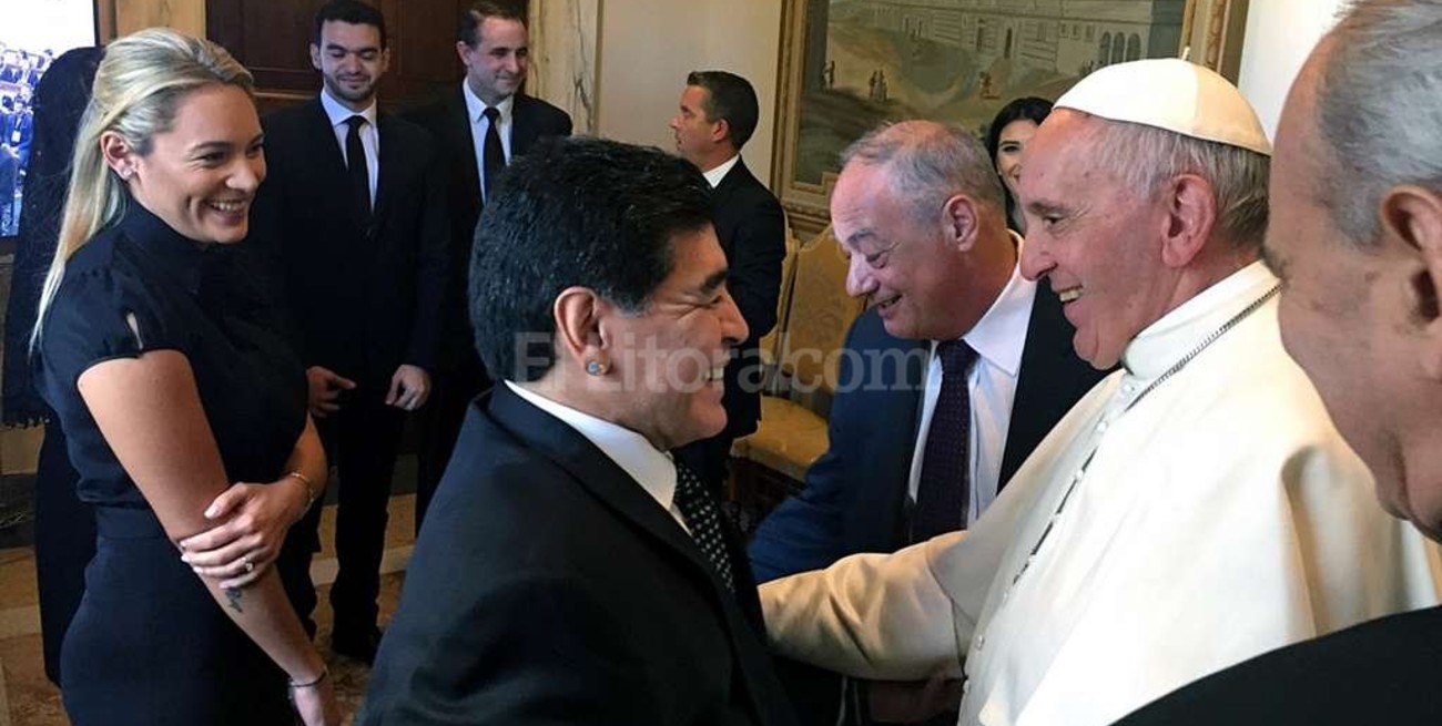 Maradona fue recibido por el papa y luego se peleó con la "Brujita" Verón