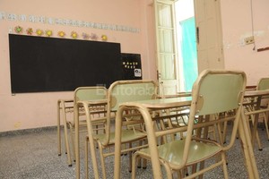 ELLITORAL_146491 |  Flavio Raina Un clásico. En las escuelas públicas el acatamiento fue  total , según Amsafe. Bancos vacíos por doquier.