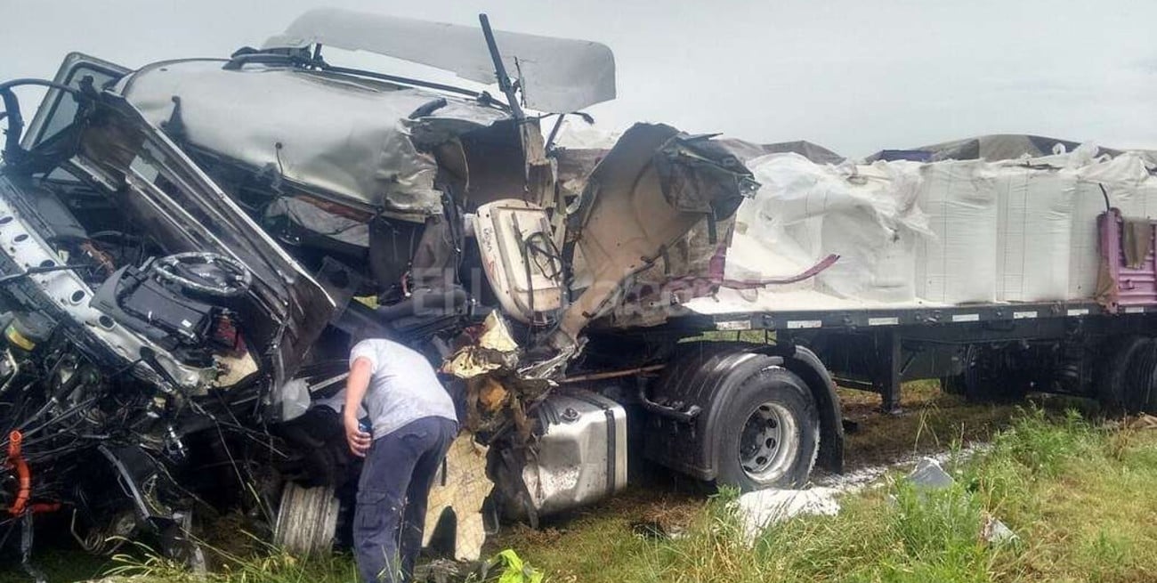 Ruta 34: un fallecido tras un choque frontal de camiones