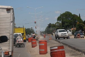 Flavio Raina Trabajos contrarreloj. Vial Agro es la empresa que ejecuta la obra de autovía de la Ruta Provincial Nº 1.