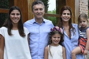 ELLITORAL_143640 |  Presidencia de la Nación La famlia Macri junto a las hijas del fiscal Nisman.