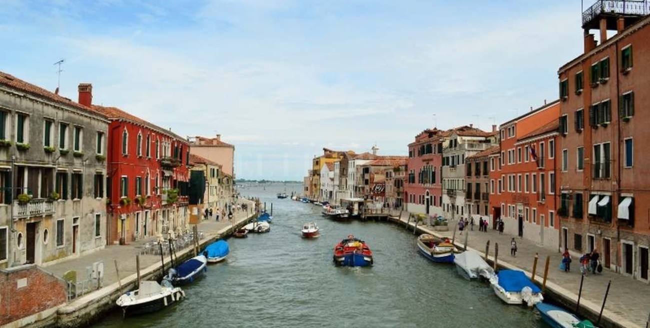 Piden limitar la cantidad de turistas en Venecia
