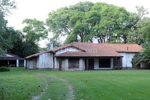 Archivo El Litoral. La denominada Quinta de Funes, ubicada en el cruce de la ruta nacional 9 y diagonal San José en la localidad de Funes, en cercanías de Rosario, donde funcionó un Centro Clandestino de Detención, durante la dictadura cívico-militar entre 1976 y 1983.