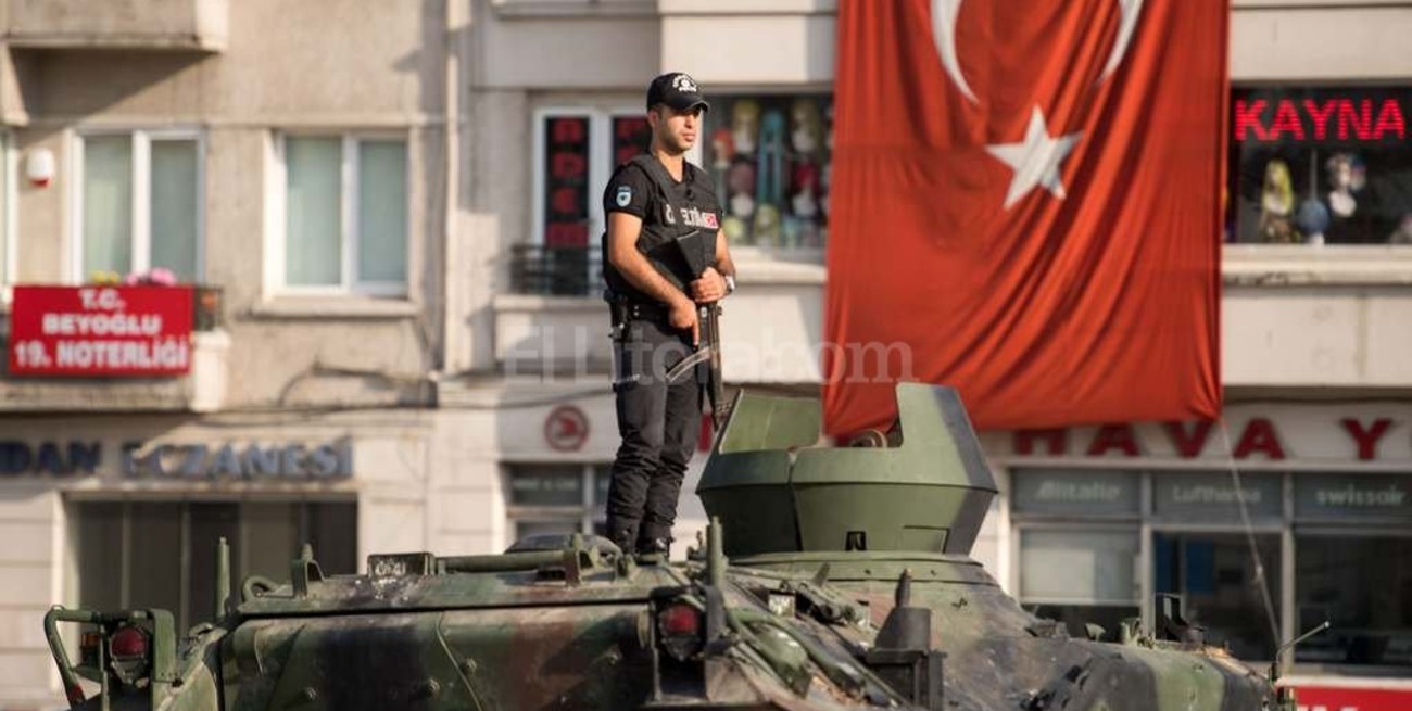 Turquía: ya suman 6.000 los detenidos por el intento de golpe de Estado