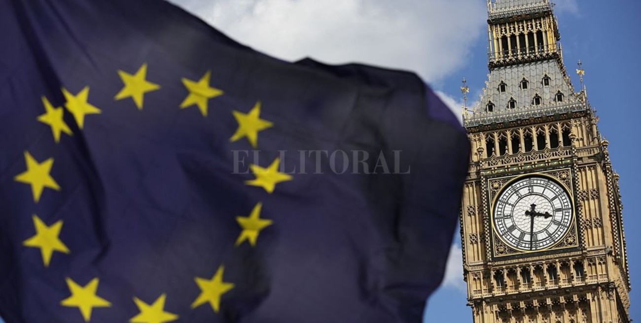 La cámara alta británica impone nuevo obstáculo a ley del "Brexit" 