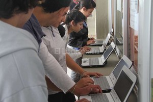 Archivo El Litoral Es interesante resaltar las competencias digitales de los chicos y chicas, pero necesitan más desarrollo en lo referente a programación, verificación de información y edición de videos , resaltó María José Ravalli, de Unicef.