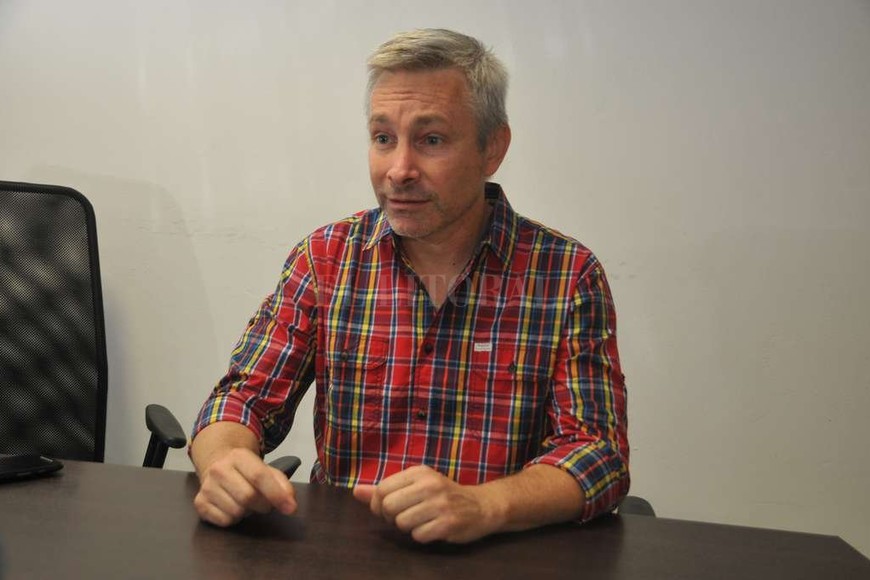 ELLITORAL_173719 |  Flavio Raina El equipo que coordina Gustavo Peretti, del Departamento de Geografía de la UNL, viene estudiando los flujos migratorios y las características demográficas de la población de Malvinas.