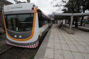 ELLITORAL_137991 |  Mauricio Garín Normativa. Cuando arranque a andar el tren urbano, su funcionamiento se regirá con la ordenanza que regula a los colectivos, hasta que esté la norma definitiva que deberá elaborar el Ejecutivo.