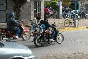 ELLITORAL_124302 |  Agencia Santo Tomé Irresponsabilidad a bordo de una moto en Santo Tomé