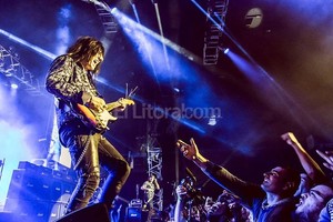 Gentileza Ignacio Cángelo Giardino con su público, durante la presentación de Tormenta eléctrica , el pasado 12 de septiembre: Es como un triángulo que se genera entre la música, yo y la gente , dice el virtuoso guitarrista.