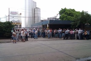 ELLITORAL_129250 |  El Litoral La planta de Saputo es una de las que concentró la protesta de los productores de leche.