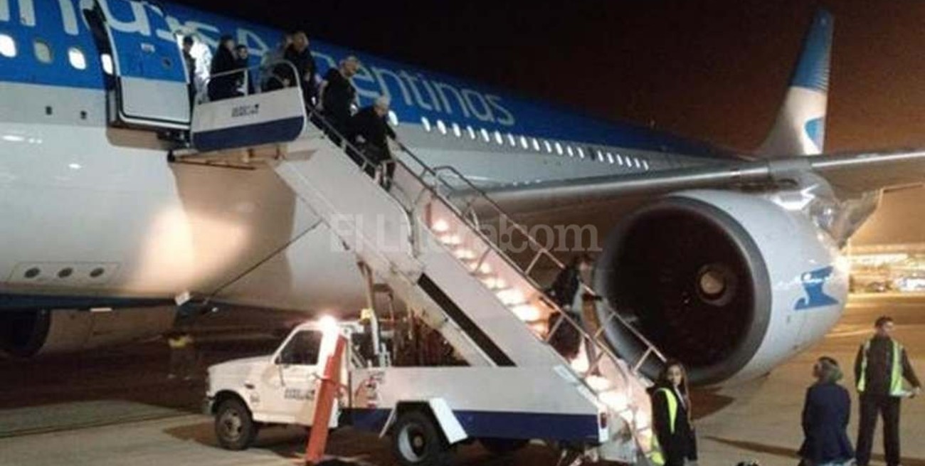 Avión de Aerolíneas que iba a Nueva York aterrizó de emergencia en Ezeiza