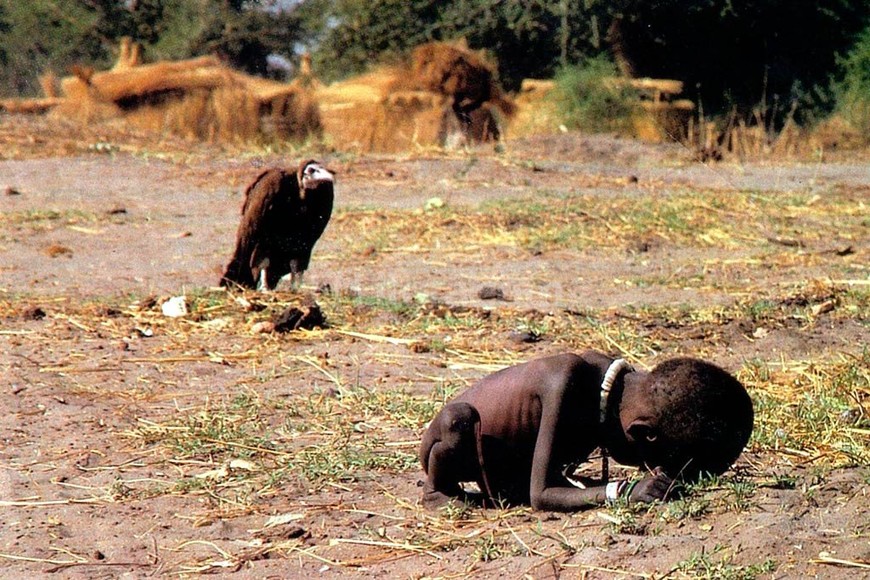ELLITORAL_153879 |  Kevin Carter Foto ganadora del Pulitzer 1994